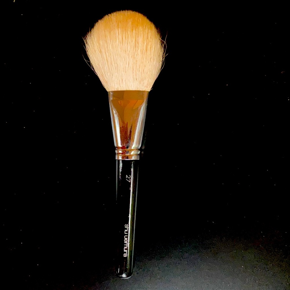 Shu uemura powder brush #27 made from goat hair.
